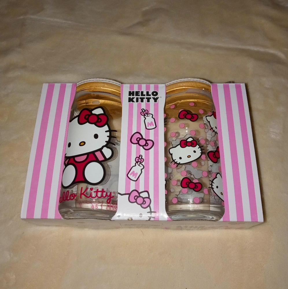 Hello Kitty set of two Tumblr